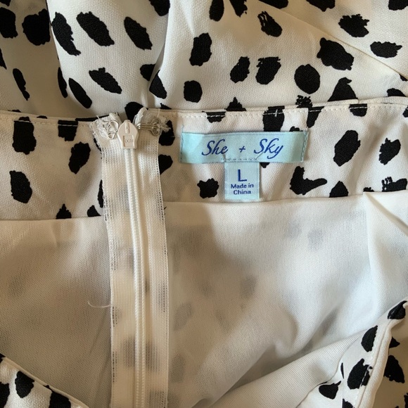 She + Sky Large Animal Print Shorts - Picture 4 of 4